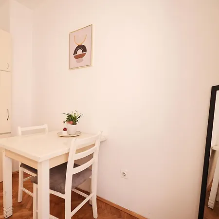 Cozy Studio Apartments In City Centar -Ae1565