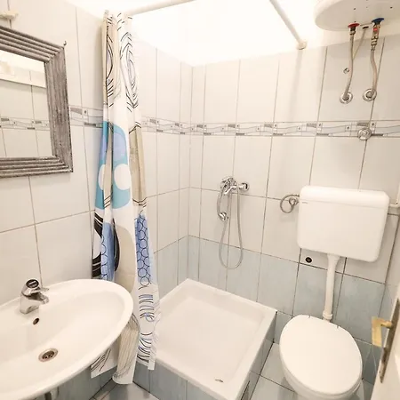 Apartment Cozy Studio Apartments In City Centar -Ae1565 *