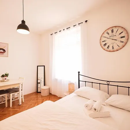 Apartment Cozy Studio Apartments In City Centar -Ae1565 Zadar