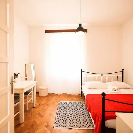 Cozy Studio Apartments In City Centar -Ae1565 Apartment