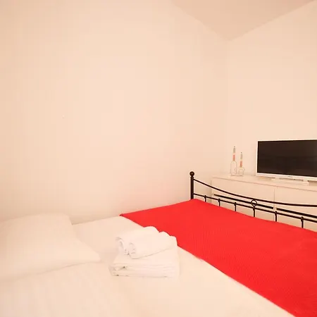 Cozy Studio Apartments In City Centar -Ae1565 자다르
