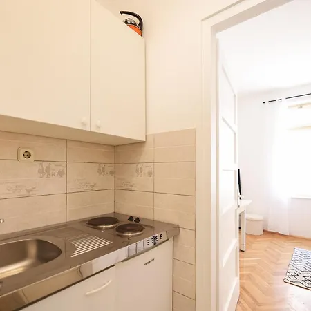 Cozy Studio Apartments In City Centar -Ae1565 자다르