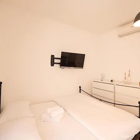 아파트 Cozy Studio Apartments In City Centar -Ae1565 자다르