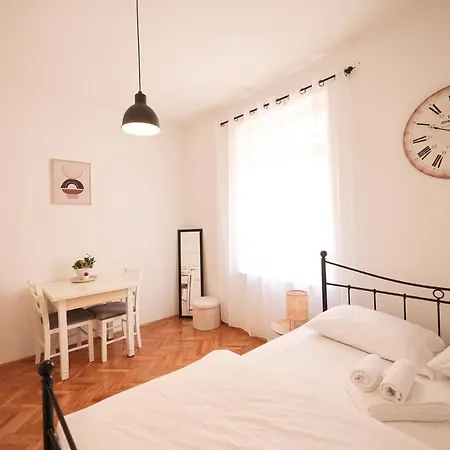 Cozy Studio Apartments In City Centar -Ae1565 자다르