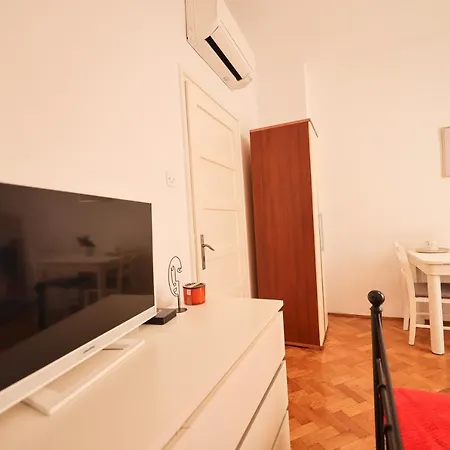 Cozy Studio Apartments In City Centar -Ae1565 * 자다르